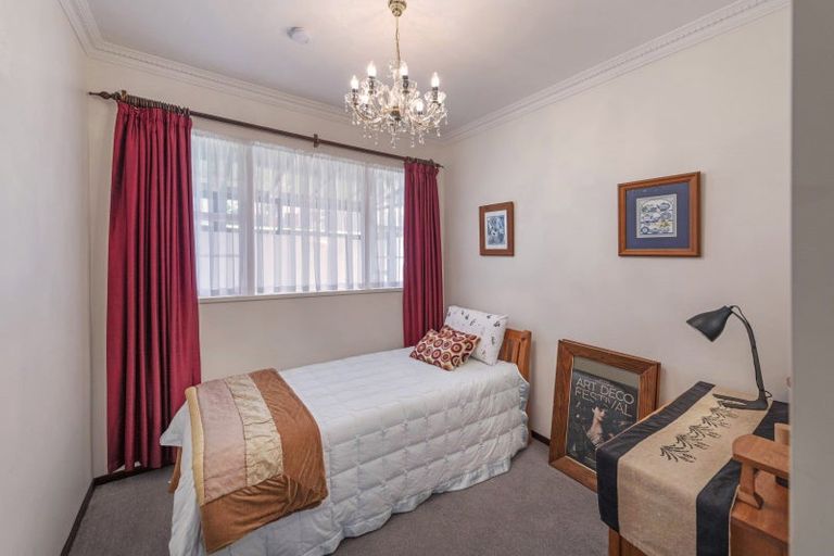 Photo of property in 7 Epping Grove, Karori, Wellington, 6012