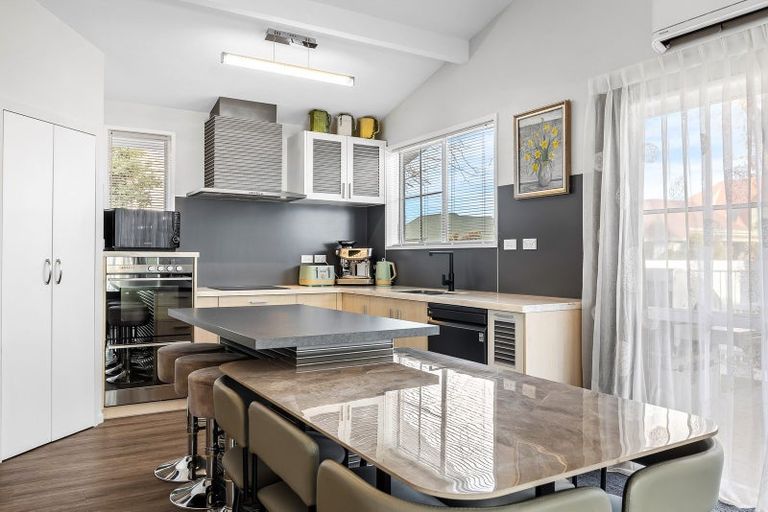 Photo of property in 1/28 Nortons Road, Avonhead, Christchurch, 8042