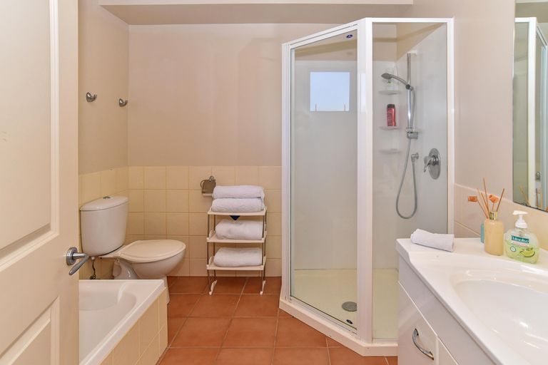 Photo of property in 548a Weymouth Road, Weymouth, Auckland, 2103