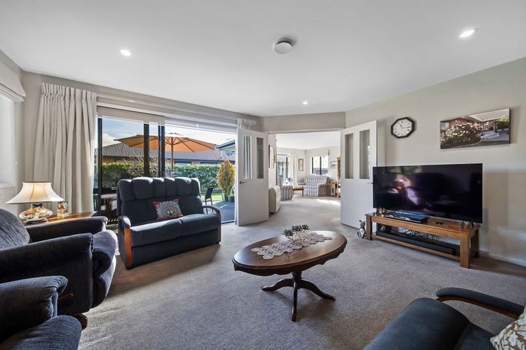 Photo of property in 16 Gilchrist Place, Kaiapoi, 7630