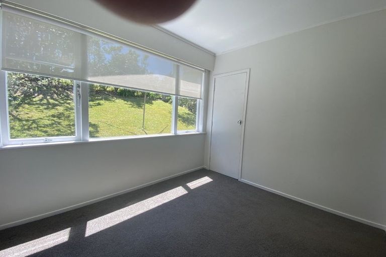 Photo of property in 83 Sunset Road, Totara Vale, Auckland, 0632