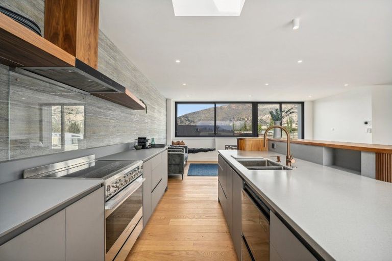 Photo of property in 25 Rubus Street, Wanaka, 9382