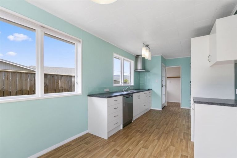 Photo of property in 18 Kumeroa Grove, Wainuiomata, Lower Hutt, 5014