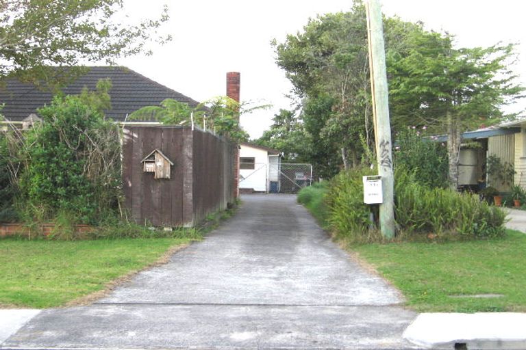 Photo of property in 11 Hikurangi Street, Te Atatu Peninsula, Auckland, 0610