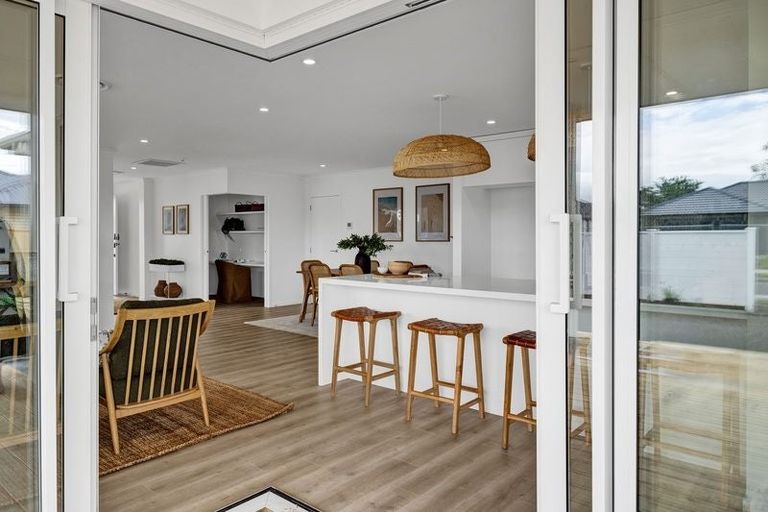 Photo of property in 1 Pukatea Street, Hawera, 4610