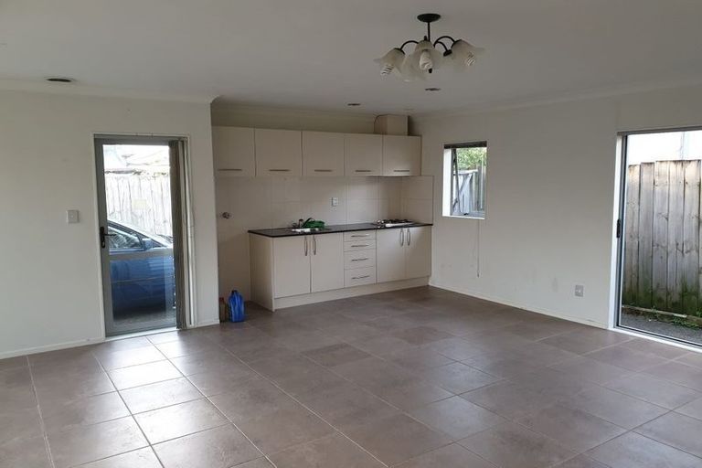 Photo of property in 10 Bushpark Place, Flat Bush, Auckland, 2016