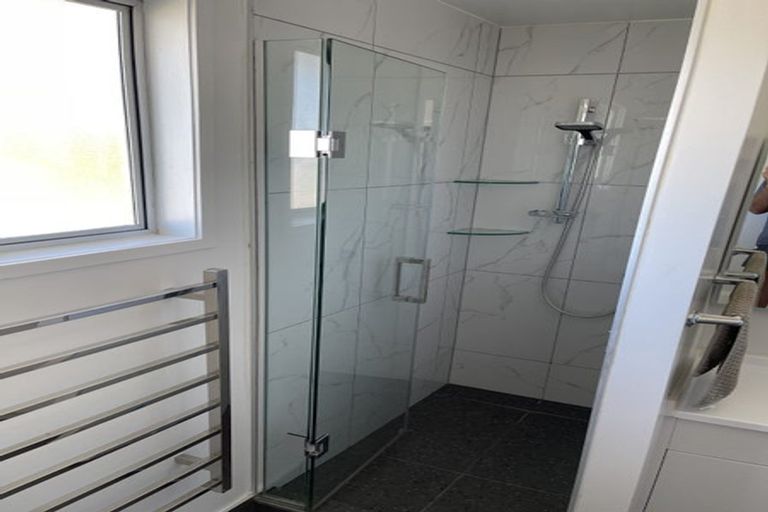 Photo of property in 7 Pitcher Place, Glen Eden, Auckland, 0602