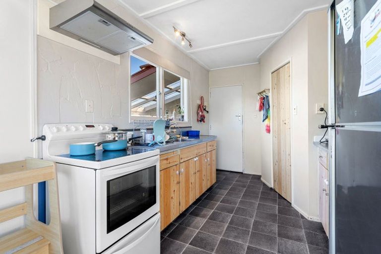 Photo of property in 60 Tennyson Crescent, Stoke, Nelson, 7011