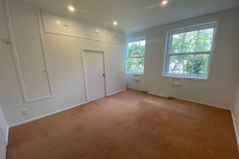 Photo of property in 2u1 King Street, Mount Cook, Wellington, 6021