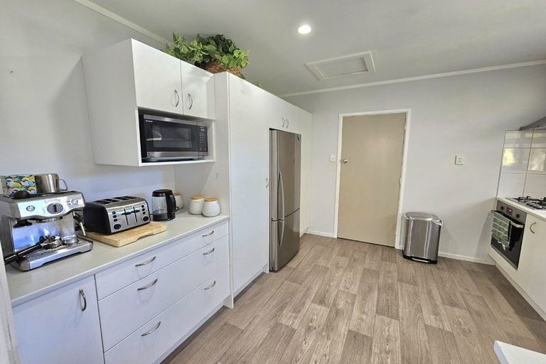 Photo of property in 235 Heta Road, Merrilands, New Plymouth, 4312