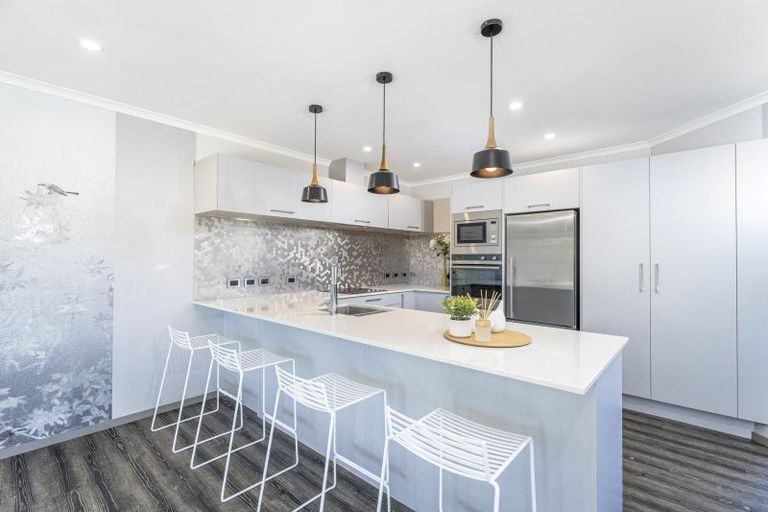 Photo of property in 2 Oscar Place, Whitianga, 3510