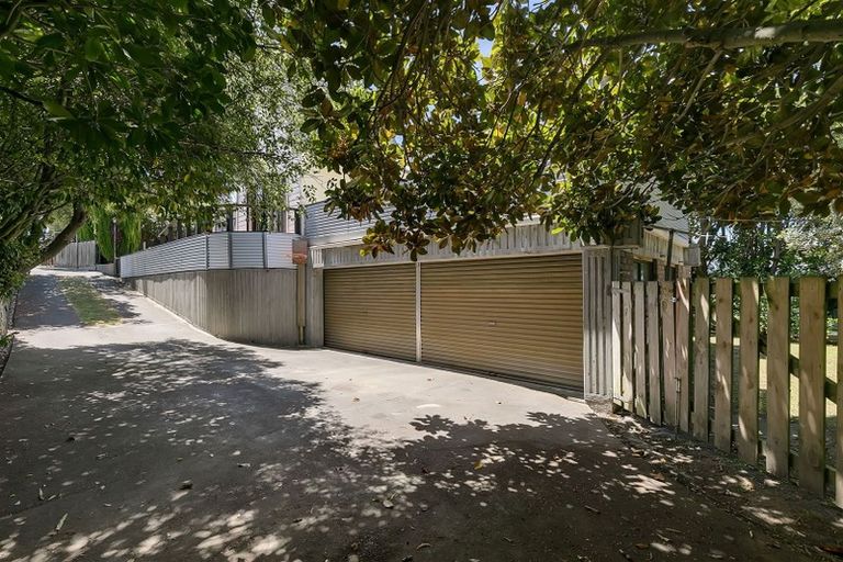 Photo of property in 21 Te Arataura Street, Takapuwahia, Porirua, 5022