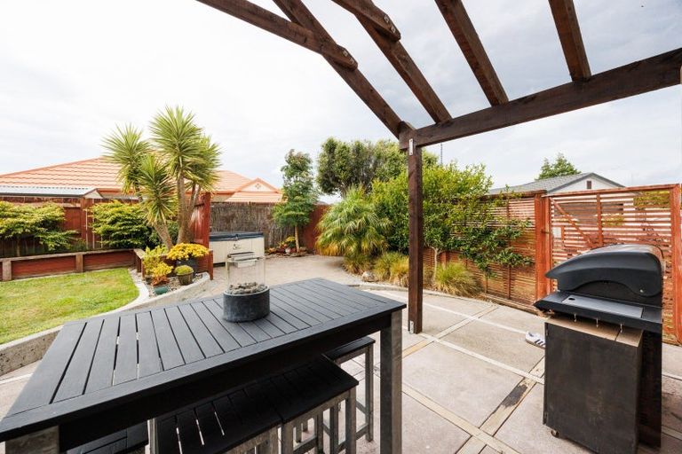 Photo of property in 19 Rothesay Place, Highbury, Palmerston North, 4412