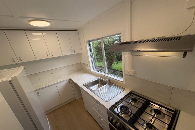 Photo of property in 8 Awaruku Road, Torbay, Auckland, 0630