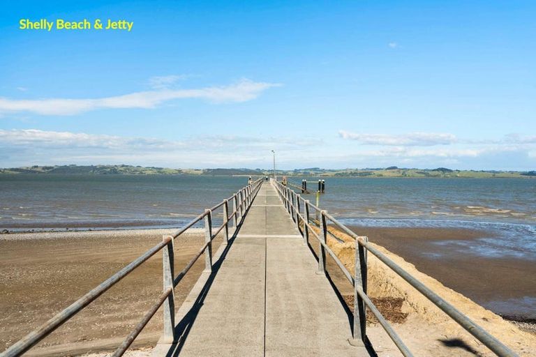 Photo of property in 103 Mcleod Road, South Head, Helensville, 0874