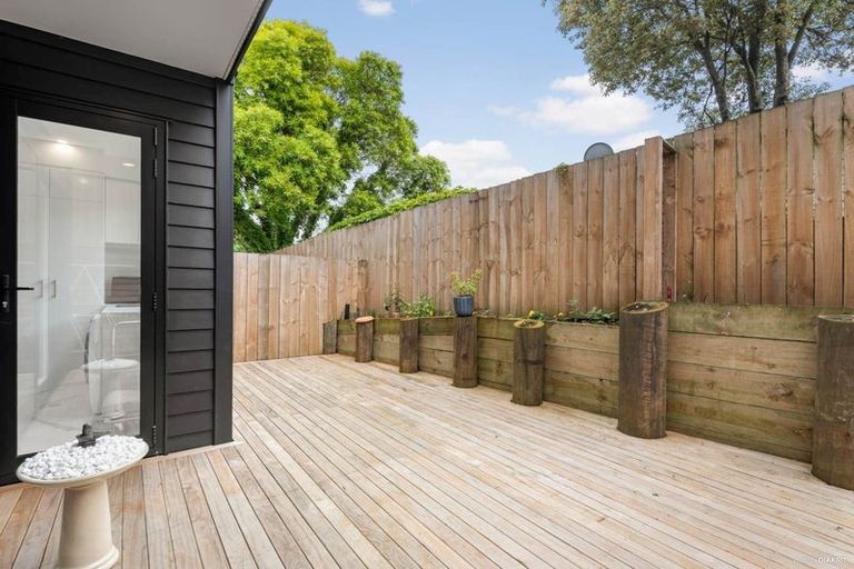 Photo of property in 8b Hobart Crescent, Wattle Downs, Auckland, 2103