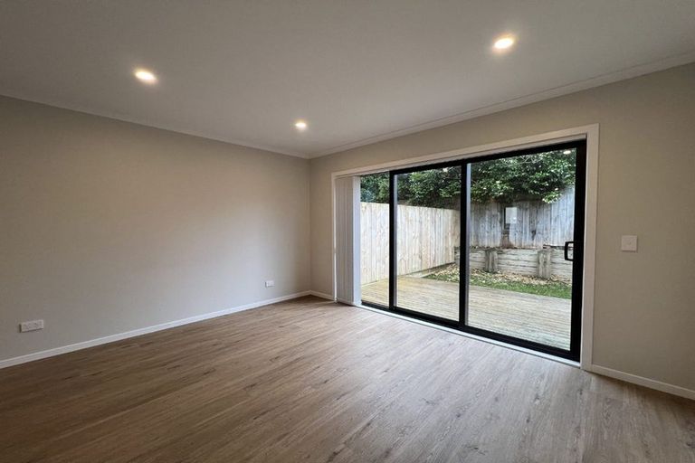 Photo of property in 2/125b Metcalfe Road, Ranui, Auckland, 0612