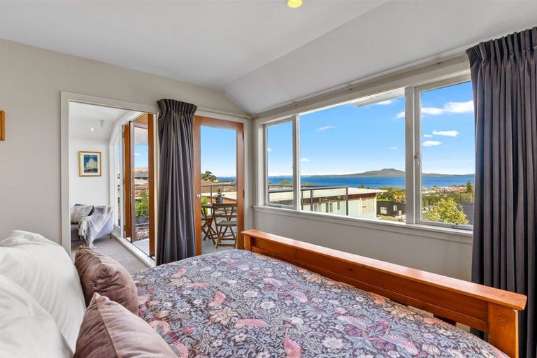 Photo of property in 15 Seaview Road, Castor Bay, Auckland, 0620