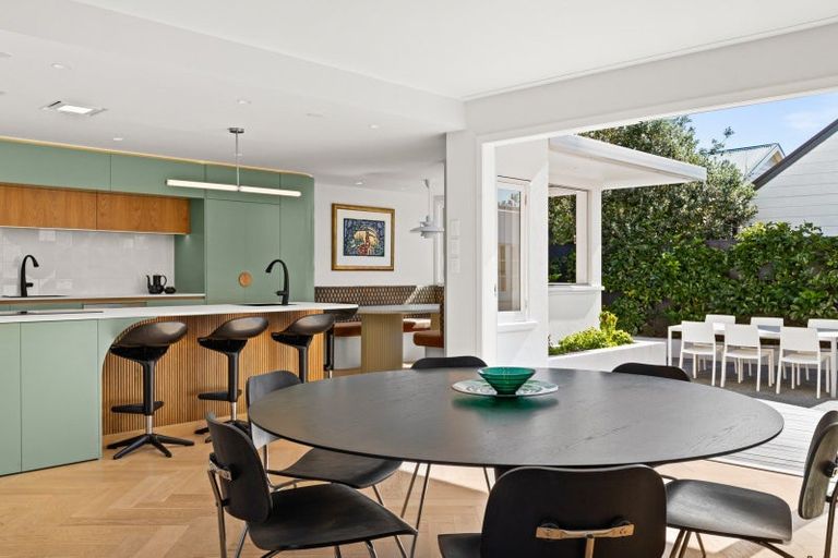 Photo of property in 9 Elizabeth Road, Bluff Hill, Napier, 4110