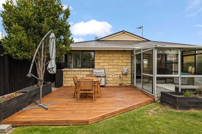 Photo of property in 443 Mairehau Road, Parklands, Christchurch, 8083