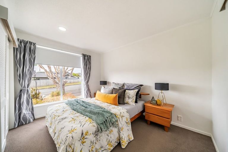 Photo of property in 8 James Cook Drive, Whitby, Porirua, 5024