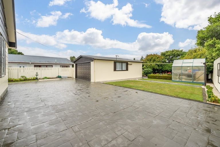 Photo of property in 9 Shaftesbury Grove, Stokes Valley, Lower Hutt, 5019