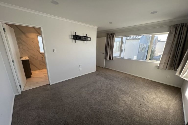 Photo of property in 7 Silvereye Road, Hobsonville, Auckland, 0616