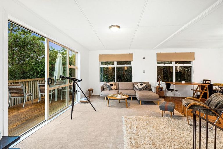 Photo of property in 317 Don Buck Road, Massey, Auckland, 0614