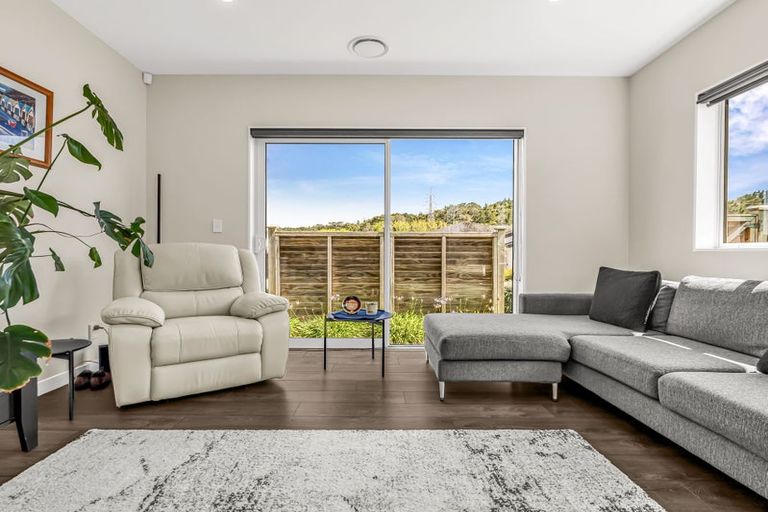 Photo of property in 21 Jeroboam Loop, Kumeu, 0810