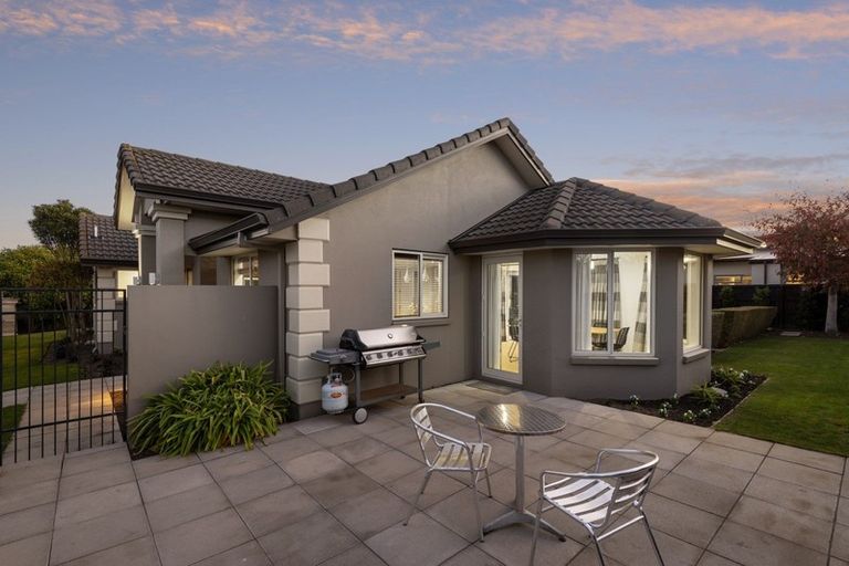 Photo of property in 10 Ruby Avenue, Northwood, Christchurch, 8051