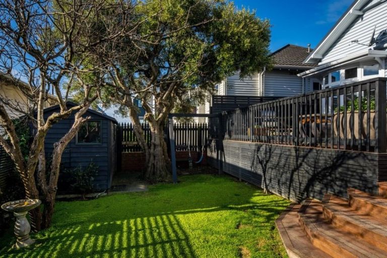 Photo of property in 82 Brougham Street, Mount Victoria, Wellington, 6011