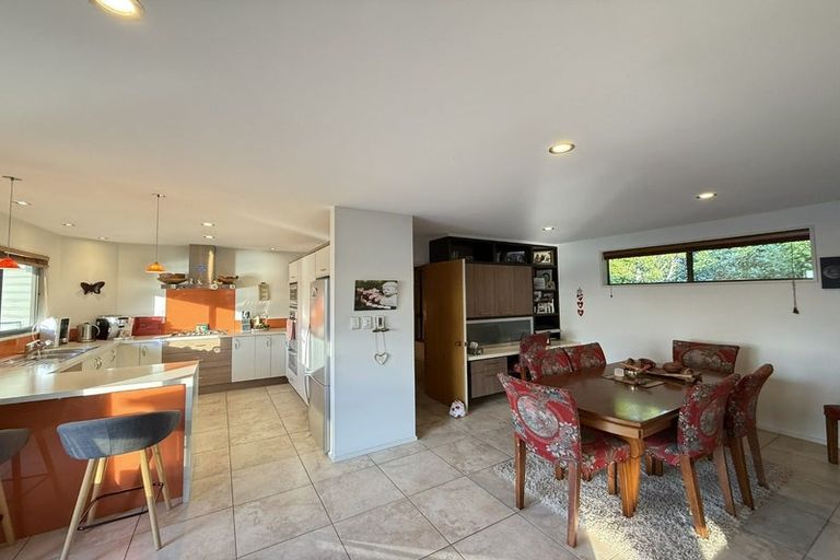 Photo of property in 1/56 Balmoral Lane, Redcliffs, Christchurch, 8081