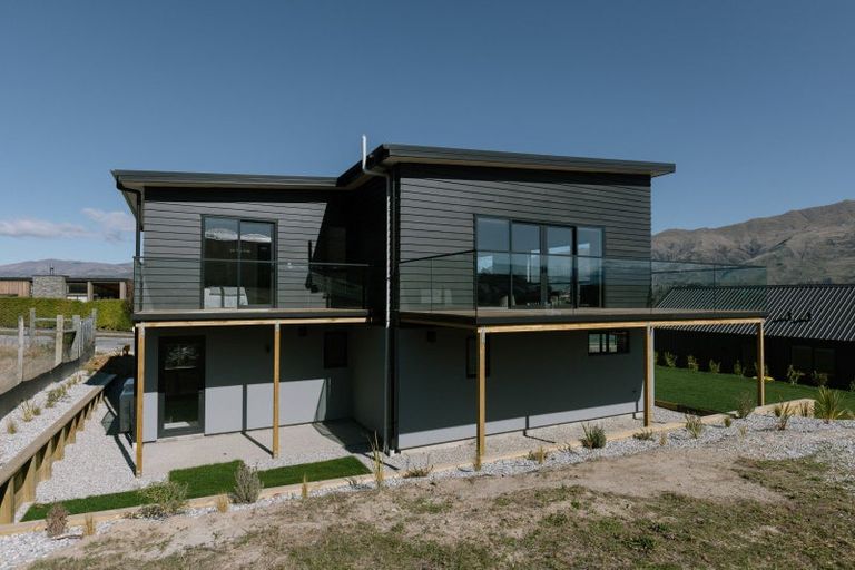 Photo of property in 60 Kirimoko Crescent, Wanaka, 9305