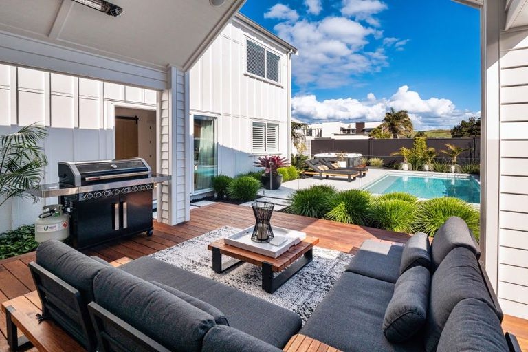 Photo of property in 10 Oceania Sands Way, Papamoa Beach, Papamoa, 3118