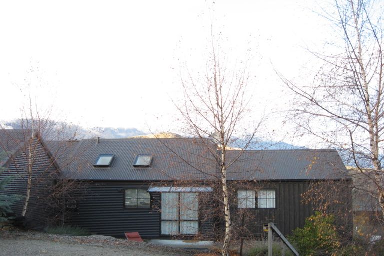 Photo of property in 23 Stone Ridge Place, Queenstown, 9300