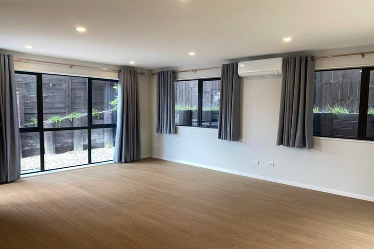 Photo of property in 31d Weldene Avenue, Glenfield, Auckland, 0629