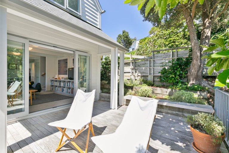 Photo of property in 12a Cavalry Close, Crofton Downs, Wellington, 6035