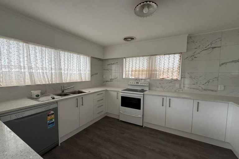 Photo of property in 2/69 Settlement Road, Papakura, 2110