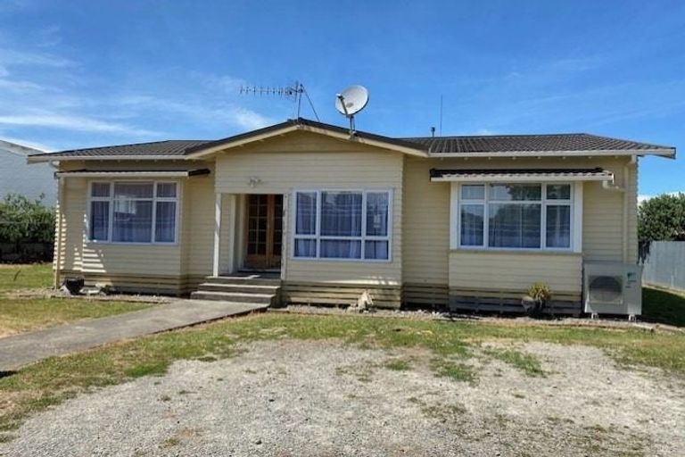 Photo of property in 90 Chelwood Street, Takaro, Palmerston North, 4412