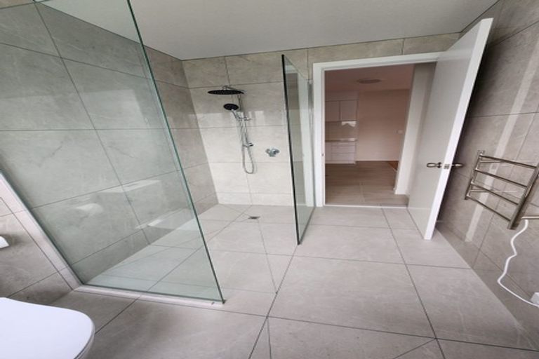 Photo of property in 46 Spinnaker Drive, Te Atatu Peninsula, Auckland, 0610