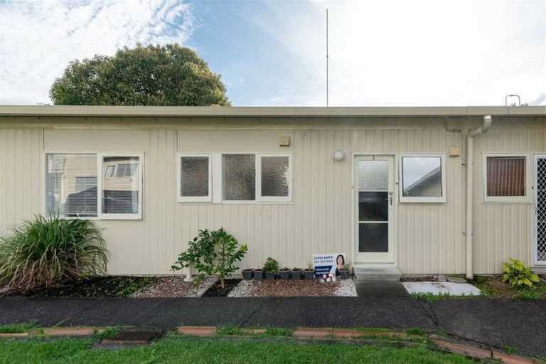 Photo of property in 3/5 Keeling Road, Henderson, Auckland, 0612
