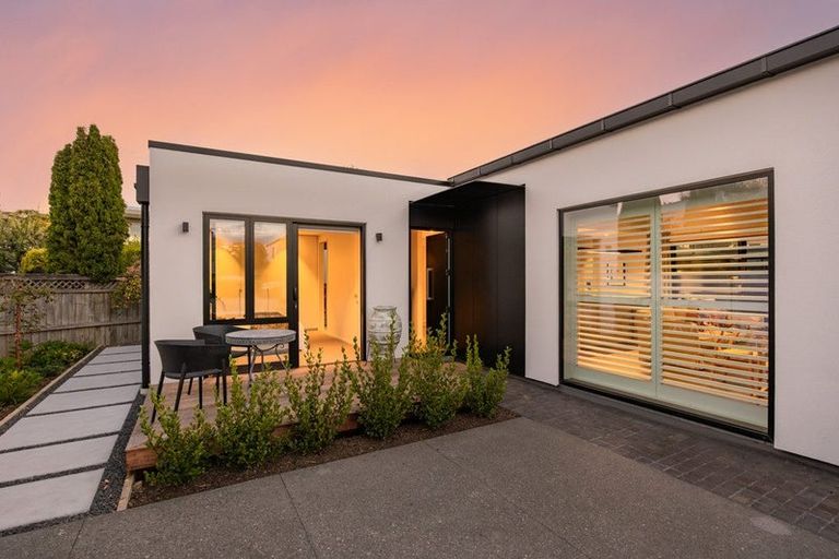 Photo of property in 1/2a Church Lane, Merivale, Christchurch, 8014