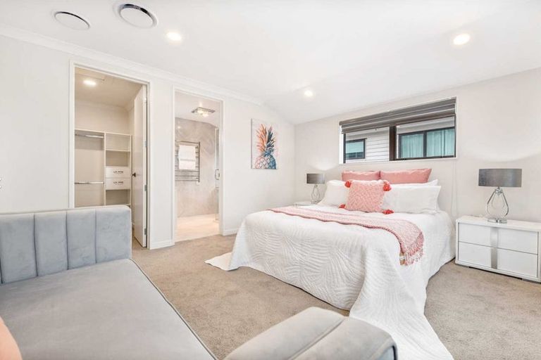Photo of property in 27 Casheltown Way, Flat Bush, Auckland, 2019