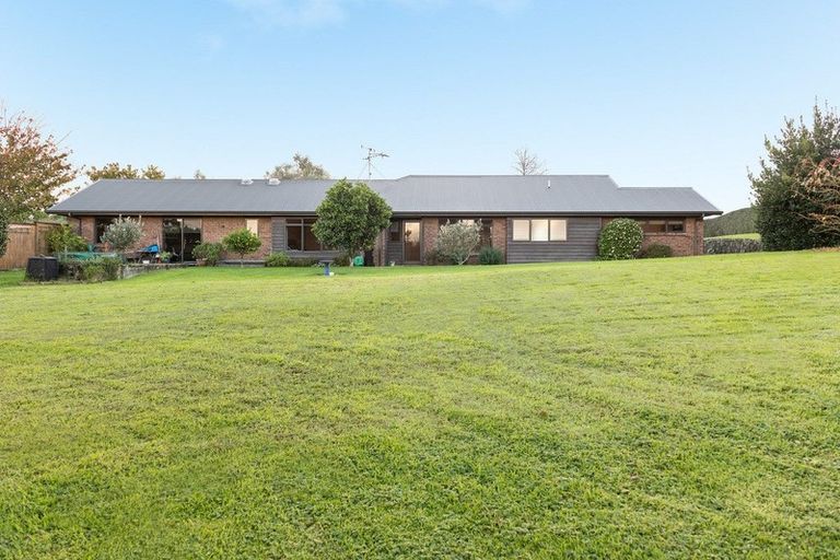 Photo of property in 8r Bradley Avenue, Pyes Pa, Tauranga, 3112