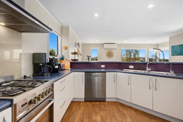 Photo of property in 12 Braemar Road, Rothesay Bay, Auckland, 0630
