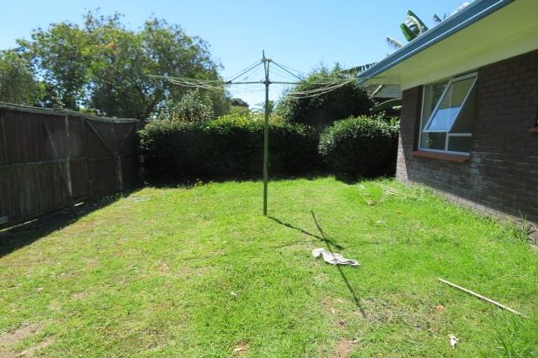 Photo of property in 2/17 Waimahia Avenue, Weymouth, Auckland, 2103