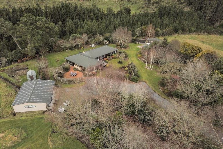 Photo of property in 529 Whangamata Road, Kinloch, Taupo, 3377
