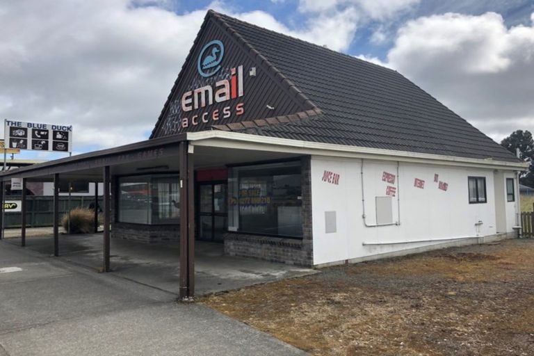 Photo of property in 32 State Highway 1, Foxton, 4814