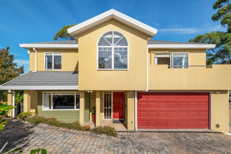 Photo of property in 1/31 Taroka Close, Pinehill, Auckland, 0632