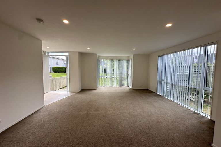 Photo of property in 2 Treestump Road, Takanini, 2112